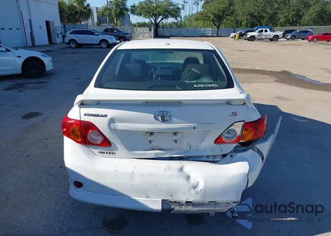 2010 Toyota Corolla S z USA, uszkodzony, nr VIN 2T1BU4EE4AC462643